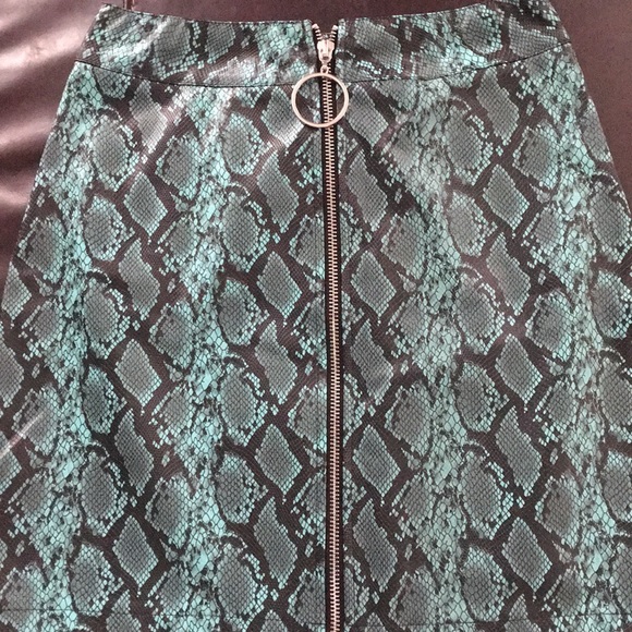 Nordstrom/blue snake skirt - Picture 3 of 3